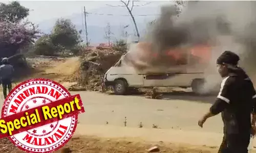 വാഹന ഗതാഗതം പുനസ്ഥാപിച്ചതിന് പിന്നാലെ സംഘര്‍ഷം; സര്‍ക്കാര്‍ ബസിന് നേരെ കല്ലേറ്; വാഹനങ്ങള്‍ കടത്തിവിടാന്‍ വിസമ്മതിച്ച് ജനക്കൂട്ടം; സുരക്ഷാ സേനയും നാട്ടുകാരും തമ്മില്‍ സംഘര്‍ഷം; സംഭവത്തില്‍ ഒരു മരണം; നിരവധി പേര്‍ക്ക് പരിക്ക്; രണ്ട് പേരുടെ നില ഗുരുതരം