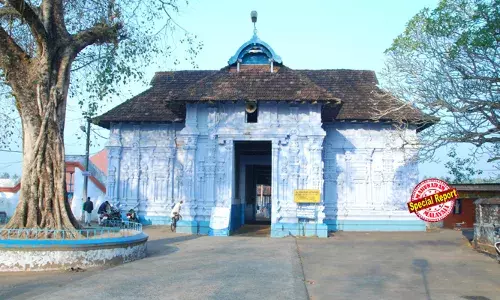 ഈഴവനെ കഴക ചുമതല ഏല്‍പ്പിക്കുന്നതില്‍ തന്ത്രിമാര്‍ക്കും വാര്യര്‍ സമാജത്തിനും എതിര്‍പ്പ്; ദേവസ്വം റിക്രൂട്ട്‌മെന്റ് ബോര്‍ഡ് വഴി നിയമിച്ച യുവാവിനെ ഓഫീസിലേക്ക് മാറ്റി; കൂടല്‍മാണിക്യം ക്ഷേത്രത്തില്‍ ജാതി വിവേചനമെന്ന് പരാതി; വിവാദം ചൂടുപിടിച്ചതോടെ വിശദീകരണവുമായി ദേവസ്വം