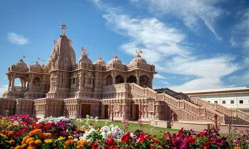 കാലിഫോര്‍ണിയയില്‍ ഹിന്ദു ക്ഷേത്രത്തിന് നേരേ നടന്ന ആക്രമണം: ശക്തമായി അപലപിച്ച് ഇന്ത്യ; കുറ്റക്കാര്‍ക്ക് എതിരെ ശക്തമായ നടപടി എടുക്കണമെന്നും ആരാധനാലയങ്ങള്‍ക്ക് മതിയായ സുരക്ഷ ഉറപ്പാക്കണമെന്നും വിദേശകാര്യമന്ത്രാലയം