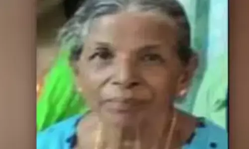 ബസിൽ നിന്നും ഇറങ്ങി നടക്കാൻ തുടങ്ങി; അതേ ബസ് തന്നെ തട്ടിയിട്ടു; പിന്നാലെ ശരീരത്തിലൂടെ കയറിയിറങ്ങി അപകടം; കോട്ടയത്ത് വയോധികയ്ക്ക് ദാരുണാന്ത്യം