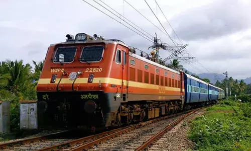 ആറ്റുകാല്‍ പൊങ്കാല: സ്പെഷ്യല്‍ ട്രെയിനുകള്‍ പ്രഖ്യാപിച്ച് റെയില്‍വേ; സ്ഥിരം ട്രെയിനുകള്‍ക്ക് താല്‍ക്കാലിക സ്റ്റോപ്പുകളും സമയ പുനഃക്രമീകരണവും പ്രഖ്യാപിച്ചു