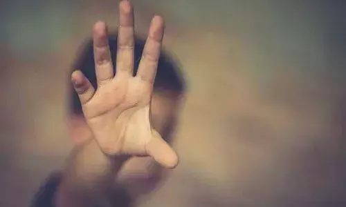 കബഡി കളിക്കിടെ തര്‍ക്കം; പ്ലസ് വണ്‍ വിദ്യാര്‍ഥിയെ ബസില്‍ നിന്നു തള്ളിയിട്ട ശേഷം വെട്ടിപ്പരുക്കേല്‍പ്പിച്ചു: മൂന്ന് വിദ്യാര്‍ത്ഥികള്‍ പിടിയില്‍