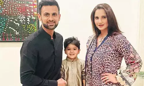 മകനും താനുമായി വലിയ അടുപ്പം; രണ്ടു മാസത്തിലൊരിക്കല്‍ ദുബൈയിലെത്തി അവനെ കാണാറുണ്ട്; എല്ലാ ദിവസവും വീഡിയോ കോള്‍ ചെയ്യും; അവന്‍ എന്നെ ബ്രോ എന്നും വിളിക്കും; ഞാനും; മകനോടുള്ള അടുപ്പത്തെ കുറിച്ച് പറഞ്ഞ് പാക് ക്രിക്കറ്റര്‍ ശുഐബ് മാലിക്ക്