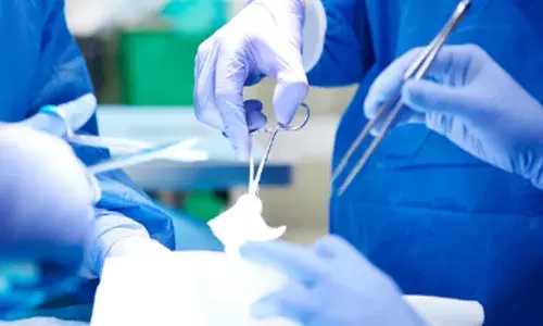 തൊണ്ടയിൽ രണ്ടു ദിവസമായി അസ്വാസ്ഥത; പരിശോധനയിൽ ഞെട്ടൽ; കുടുങ്ങിയിരുന്നത് ഹാങ്ങ‍ർ ഹുക്ക്; 15കാരന് മൂന്ന് മണിക്കൂർ നീണ്ട സങ്കീർണ ശസ്ത്രക്രിയ; ഒടുവിൽ പുറത്തെടുത്തു