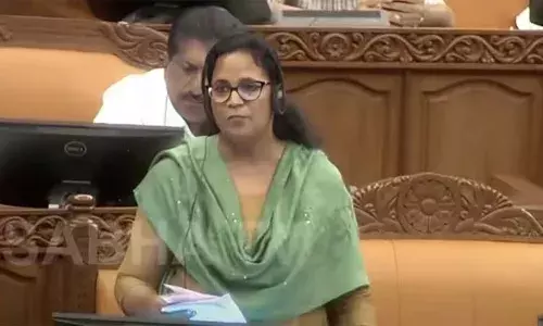 ഇരട്ടചങ്കുണ്ടായാല്‍ പോര.. ചങ്കിലിത്തിരി മനുഷ്യത്വം വേണം, എങ്കിലെ തൊഴിലാളി സമരങ്ങളെ കണ്ടെന്ന് നടിക്കാന്‍ കഴിയു; മെയ് ദിനം ആചരിക്കുന്ന ഒരു പാര്‍ട്ടി സമരക്കാരെ പരിഹസിക്കുകയാണ്; ആശവര്‍ക്കര്‍മാരുടെ സമരത്തില്‍ സര്‍ക്കാറിന് രൂക്ഷ വിമര്‍ശനവുമായി കെ കെ രമ