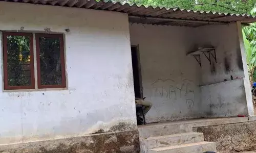 ആദിവാസി യുവതി വീടിനുള്ളില്‍ മരിച്ച നിലയില്‍; തലയ്ക്കടിയേറ്റെന്ന് സംശയം; ഒപ്പം താമസിക്കുന്ന യുവാവ് കസ്റ്റഡിയില്‍