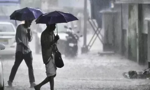 സംസ്ഥാനത്ത് ശക്തമായ മഴയ്ക്ക് സാധ്യത; മൂന്ന് ജില്ലകളിൽ ഇടിമിന്നലോടുകൂടിയ മഴ; വരും മണിക്കൂറിൽ അനന്തപുരിയടക്കം നനയും; നാല് ജില്ലകളിൽ യെല്ലോ അലർട്ട്; മുന്നറിയിപ്പുമായി കാലാവസ്ഥ വകുപ്പ്