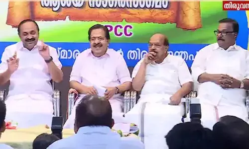 കേരളത്തില്‍ അക്രമം ഓരോ ദിവസം ശക്തിപ്പെടുന്ന സ്ഥിതി; രാഷ്ട്രീയക്കാരന്‍ ആയാല്‍ സത്യം പറയാനാകാത്ത അവസ്ഥ;  ഉദ്യോഗസ്ഥന്‍ ആയിരുന്നാല്‍ വിശ്വപൗരനാകില്ല; കെപിസിസി പരിപാടിയില്‍ തുറന്നുപറഞ്ഞ് ജി സുധാകരന്‍; നീതിമാനായ മന്ത്രിയെന്ന് പുകഴ്ത്തി പ്രതിപക്ഷ നേതാവ്