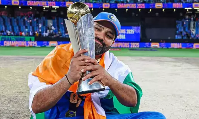 ഐസിസി കൈവിട്ടെങ്കിലും രോഹിത്തിനെ ചേര്ത്ത് പിടിച്ച് വിസ്ഡന്; ചാമ്പ്യന്സ് ട്രോഫി ടീമിന്റെ നായകന്; ഓപ്പണറായി ഒപ്പമുള്ളത് രചിന് രവീന്ദ്ര; നാലാം നമ്പറില് ജോ റൂട്ട്; ടീമില് ഇന്ത്യയുടെ അഞ്ച് താരങ്ങള് ഐസിസി കൈവിട്ടെങ്കിലും രോഹിത്തിനെ ചേര്ത്ത് പിടിച്ച് വിസ്ഡന്; ചാമ്പ്യന്സ് ട്രോഫി ടീമിന്റെ നായകന്; ഓപ്പണറായി ഒപ്പമുള്ളത് രചിന് രവീന്ദ്ര; നാലാം നമ്പറില് ജോ റൂട്ട്; ടീമില് ഇന്ത്യയുടെ അഞ്ച് താരങ്ങള്