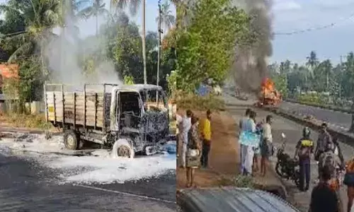 ചാലക്കുടിയില്‍ ലോറി സ്‌കൂട്ടറിലിടിച്ച് സ്‌കൂട്ടര്‍ യാത്രക്കാരന് ദാരുണാന്ത്യം; ലോറി പൂര്‍ണമായും കത്തി നശിച്ചു