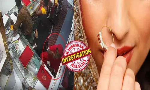 തിരക്കുള്ള ജ്വല്ലറി നോക്കി കയറി; മൂക്കുത്തി വാങ്ങാനെന്ന പ്ലാനിൽ വന്നിരുന്നു; മുഖത്താകെ പരുങ്ങൽ ഭാവം; യുവതി ഇടയ്ക്ക് ഇടയ്ക്ക് എന്തോ.. വായിലേക്കിടുന്നത് ശ്രദ്ധിച്ചു; ചോദ്യം ചെയ്ത് ഉടമ; കൃത്യസമയത്ത് തൃക്കണ്ണിൽ എല്ലാം പതിഞ്ഞു; മിനിറ്റുകൾ കൊണ്ട് മോഷണശ്രമം പൊളിച്ചു; സ്റ്റേഷനിലെത്തിച്ചപ്പോൾ ട്വിസ്റ്റ്!