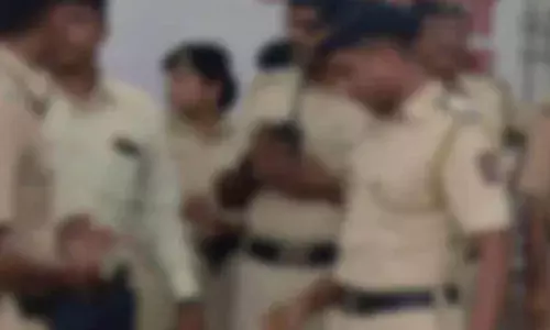 മുംബൈയിലെ ഹോട്ടല്‍ കേന്ദ്രീകരിച്ച് പ്രവര്‍ത്തിച്ചിരുന്ന പെണ്‍വാണിഭസംഘം പിടിയില്‍; സംഘത്തിന്റെ കെണിയില്‍ കുടുങ്ങിയ നാല് നടിമാരെയും മോചിപ്പിച്ചു; നടിമാരെ കുടുക്കിയതെന്ന് പോലീസ്