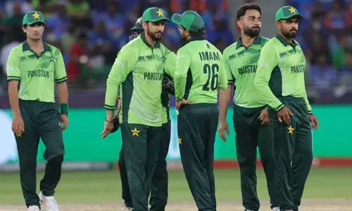 മൂന്ന് പതിറ്റാണ്ടോളം നീണ്ട കാത്തിരിപ്പിനൊടുവില്‍ ലഭിച്ച ചാമ്പ്യന്‍സ് ട്രോഫി; പാക്കിസ്ഥാന്‍ തുടക്കത്തിലെ വീണപ്പോള്‍  കപ്പടിച്ചത് ചിരവൈരികളായ ഇന്ത്യ;  ടൂര്‍ണ്ണമെന്റ് നടത്തിപ്പില്‍ പിസിബിക്ക് നഷ്ടം 738 കോടി; ബാധ്യത പാക്ക് താരങ്ങളുടെ തലയില്‍;   മാച്ച് ഫീയടക്കം വെട്ടിക്കുറച്ചു