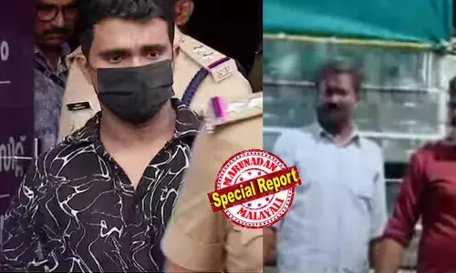 സാറെ എന്റെ കൊച്ചിനെ ഇറക്കാന്‍ പറ്റുമോ? ഇളയവന്‍ മരിച്ചുപോയി, എനിക്ക് മൂത്തമോനേയുള്ളൂവെന്ന് അഫാന്റെ ഉമ്മ; പോലീസ് വാഹനം സിഗ്‌നലില്‍പ്പെട്ട് കിടക്കുമ്പോള്‍ മകനെ നോക്കിനിന്ന് പിതാവ് അബ്ദുല്‍ റഹീം;  ഫര്‍സാനയെയും അഹ്‌സാനെയും കൊന്നതെങ്ങനെയെന്ന് വിശദീകരിച്ച് അഫാന്‍; മൂന്നാം ഘട്ട തെളിവെടുപ്പ്