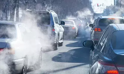 വായു മലിനീകരണം പാര്‍ക്കിന്‍സണ്‍സ് രോഗത്തിന്റെ സാധ്യത മൂന്നിരട്ടിയായി വര്‍ദ്ധിപ്പിക്കുന്നു;  മലിനീകരണം വ്യാപകമായ നഗരങ്ങളില്‍ താമസിക്കുന്നവര്‍ക്ക് രോഗസാധ്യത; ഗതാഗത സംബന്ധമായ വായു മലിനീകരണം കടുത്ത വെല്ലുവിളിയെന്ന് റിപ്പോര്‍ട്ടുകള്‍