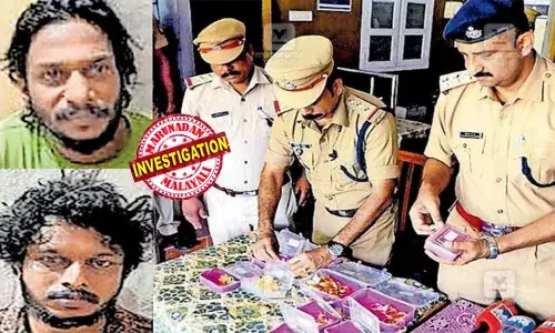 പ്രതികള്‍ ബാഗ് തട്ടിയെടുത്ത് ബൈക്കില്‍ രക്ഷപ്പെടുന്നത് കണ്ട ഇരുമ്പുഴി സ്വദേശി പിന്തുടര്‍ന്ന് വാഹനത്തിന്റെ ഫോട്ടോ എടുത്തത് നിര്‍ണായകമായി; കാട്ടുങ്ങലില്‍ ജ്വല്ലറി ജീവനക്കാരനും കൂട്ടാളികളും 117 പവന്‍ കവര്‍ന്ന കേസില്‍ കൂടുതല്‍ സിസി ടിവി ദൃശ്യങ്ങള്‍ തേടി പൊലീസ്