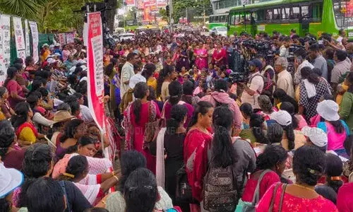 നിരാഹാര സമരത്തിലേക്ക് കടന്നതോടെ ആശാ വര്‍ക്കര്‍മാരെ ചര്‍ച്ചയ്ക്ക് വിളിച്ച് സര്‍ക്കാര്‍;  എന്‍എച്ച്എം ഡയറക്ടറുമായി ചര്‍ച്ച അല്‍പ സമയത്തിനകം; ആവശ്യങ്ങളില്‍ നിന്ന് ഒരടി പിന്നോട്ടില്ലെന്ന് പ്രതികരണം;  പ്രതീക്ഷയുണ്ടെന്നും സമരക്കാര്‍
