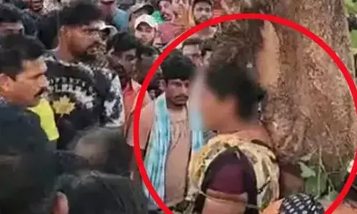 മീന്‍ മോഷ്ടിച്ചെന്ന് ആരോപിച്ച് സ്ത്രീയെ മരത്തില്‍ കെട്ടിയിട്ട് മര്‍ദിച്ചു; കാഴ്ചക്കാരായി ആള്‍ക്കൂട്ടം; നാലുപേര്‍ അറസ്റ്റില്‍