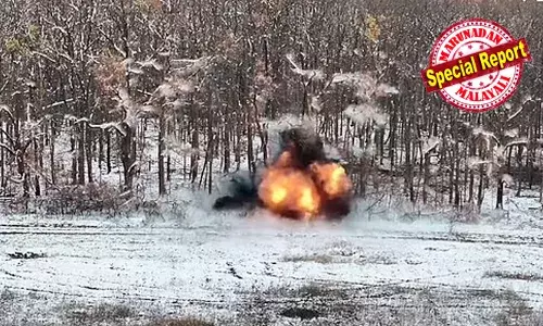 യുദ്ധത്തിന് ഇനി കാലാള്‍ പട വേണ്ട! ആളില്ലാത്ത റോബോട്ടിക് വാഹനങ്ങളെ റഷ്യന്‍ പടയ്ക്ക് നേരേ നിയോഗിച്ച് യുക്രെയിന്‍ സേന; റഷ്യന്‍ ബങ്കറുകളില്‍ പോയി സ്വയം പൊട്ടിത്തെറിച്ച് നാശം വിതച്ച് മൊബൈല്‍ ലാന്‍ഡ് ഡ്രോണുകള്‍; സെലന്‍സ്‌കിയുടെ പുതിയ യുദ്ധമുറ കണ്ട് അന്തിച്ച് പുടിനും