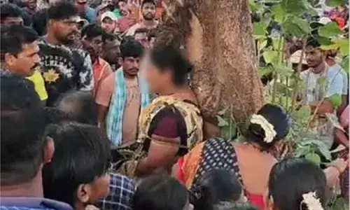 കർണാടകയിൽ മീൻ മോഷ്ടിച്ചെന്നാരോപിച്ച് സ്ത്രീയെ മരത്തിൽ കെട്ടിയിട്ട് മർദിച്ച സംഭവം; നാല് പേർ അറസ്റ്റിൽ; സംസ്ഥാനത്തെ താലിബാനാക്കി മാറ്റി; ക്രമസമാധാനം പൂർണമായും തകർന്നുവെന്നും ബിജെപി