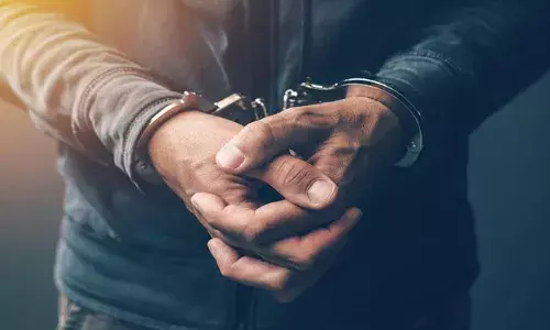 ജ്വല്ലറി വര്‍ക്സ് സ്ഥാപന ഉടമയുടെ വീട്ടിലേക്ക് അതിക്രമിച്ചു കയറി ഭീഷണിപ്പെടുത്തി സ്വര്‍ണം തട്ടാന്‍ ശ്രമിച്ച കേസ്; രണ്ടു പേര്‍ അറസ്റ്റില്‍