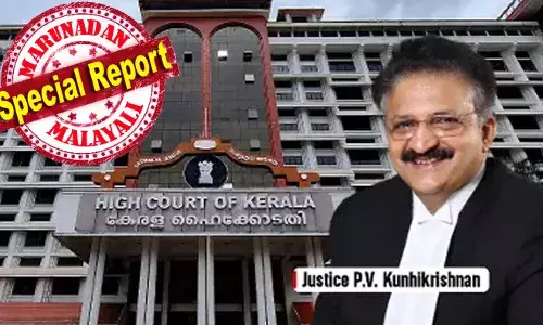 മിന്നല്‍ പരിശോധനയില്‍ സ്‌കൂള്‍ കുട്ടികളുടെ ബാഗില്‍ മൊബൈല്‍; ഫോണ്‍ പരിശോധനയില്‍ കണ്ടത് അശ്ലീല വീഡിയോയും ചിത്രങ്ങളും; പരാതി കൊടുക്കാന്‍ മടിച്ച അധ്യാപകര്‍; കുട്ടികളെ വെറുതെ വിട്ട് ഫോണ്‍ കൊടുത്ത ആളിനെ കണ്ടെത്തിയ പ്രിന്‍സിപ്പല്‍; പാലക്കാട്ടെ സര്‍ക്കാര്‍ സ്‌കൂളിലെ ഇടപെടലിന് ഹൈക്കോടതിയുടെ കൈയ്യടി; പാലക്കാട്ടെ പ്രന്‍സിപ്പല്‍ സൂപ്പര്‍സ്റ്റാര്‍ ആകുമ്പോള്‍