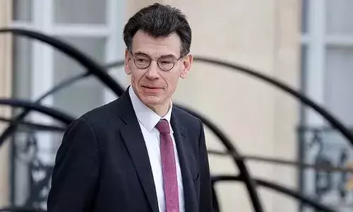 ട്രംപിനെതിരെ ചാറ്റ് ചെയ്ത ഫ്രഞ്ച് ശാസ്ത്രജ്ഞനും എട്ടിന്റെ പണി; അമേരിക്കയിലേക്ക് പ്രവേശനം നിഷേധിച്ചു