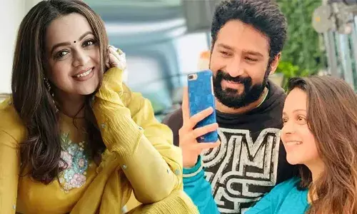 ഞങ്ങള്‍ എല്ലാ ദിവസവും സോഷ്യല്‍ മീഡിയയില്‍ ഫോട്ടോ പോസ്റ്റ് ചെയ്യുന്ന ദമ്പതികള്‍ അല്ല; അങ്ങനെ ചെയ്യുന്നവര്‍ കാണും; അത് ഓരോര്‍ത്തരുടെ സ്വാതന്ത്ര്യം; ഞങ്ങളുടെ ബന്ധം തെളിയിക്കാന്‍ ഫോട്ടോകള്‍ പോസ്റ്റ് ചെയ്യേണ്ടുന്ന കാര്യം ഉണ്ടോ? വിവാദ കമന്റുകളോട് പ്രതികരിച്ച് ഭാവന