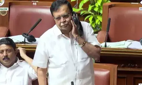 കേന്ദ്ര നേതാക്കളടക്കം 48 രാഷ്ട്രീയ പ്രവര്‍ത്തകര്‍ ഹണി ട്രാപ്പില്‍പ്പെട്ടിട്ടുണ്ട്; ഭരണപക്ഷത്തെയും പ്രതിപക്ഷത്തെയും എംഎല്‍എമാരുമുണ്ട്; അന്വേഷണം ആവശ്യപ്പെട്ട് കര്‍ണാടകമന്ത്രി; രാഷ്ട്രീയ വിവാദം കത്തിപ്പടരുന്നു