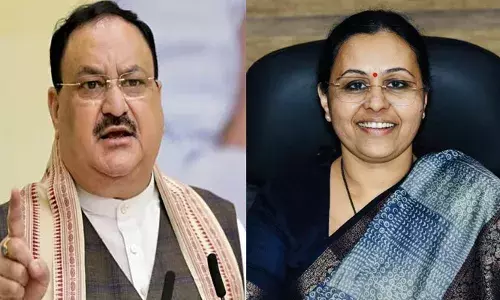 ജെ പി നദ്ദയെ കാണാനുള്ള മന്ത്രി വീണ ജോര്‍ജിന്റെ ഡല്‍ഹി യാത്ര മുന്‍കൂട്ടി അനുമതി ഇല്ലാതെയോ? 19 ന് കേന്ദ്രത്തിന് അയച്ച ഇ മെയില്‍ പുറത്തുവിട്ട് മന്ത്രി; കത്തിന് മറുപടി കിട്ടിയില്ലെന്നും വിശദീകരണം; അടുത്താഴ്ച വീണയുമായുള്ള കൂടിക്കാഴ്ചയ്ക്ക് സന്നദ്ധമെന്ന് കേന്ദ്രമന്ത്രി