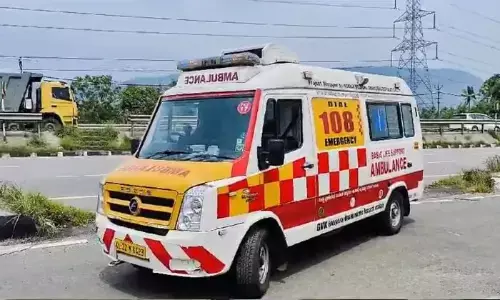 വീണ്ടും ശമ്പളം മുടങ്ങി; 108 ആംബുലന്‍സ് ജീവനക്കാര്‍ പ്രതിസന്ധിയിൽ; വിഷയത്തിൽ സി.ഐ.ടി.യു മൗനം പാലിക്കുന്നുവെന്ന് ജീവനക്കാർ; ശമ്പളം മുടങ്ങാന്‍ കാരണം സര്‍ക്കാരിന്റെ സാമ്പത്തിക പ്രതിസന്ധിയെന്ന് കമ്പനി