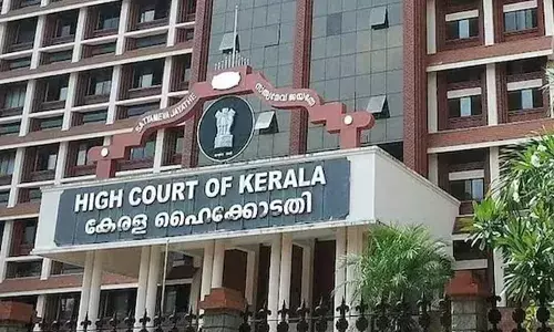 പ്രായപൂര്‍ത്തിയാകാത്ത വിദ്യാര്‍ഥിനിയെ മദ്യംനല്‍കി ബലാത്സംഗംചെയ്ത കേസ്; അഭിഭാഷകന്റെ മുന്‍കൂര്‍ ജാമ്യഹര്‍ജി തള്ളി ഹൈക്കോടതി