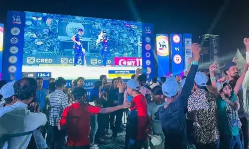 ആവേശം അല്‍പ്പംപോലും ചോരാതെ ഐപിഎല്‍ മത്സരങ്ങള്‍ ഇനി വലിയ സ്‌ക്രീനില്‍ തത്സമയം കാണാം; ഫാന്‍പാര്‍ക്കിലൂടെ അവസരമൊരുക്കി ബിസിസിഐ; പാലക്കാട്ടും കൊച്ചിയിലും; പ്രവേശനം സൗജന്യം
