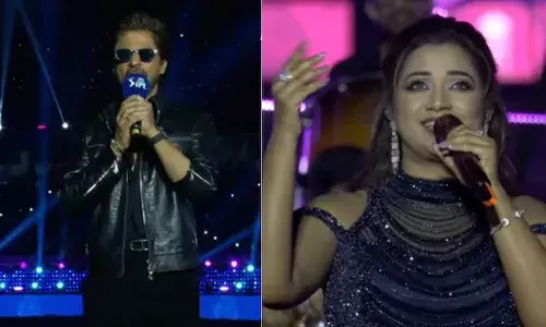 ഐപിഎല്‍ മഹോല്‍സവത്തിന് കേളികൊട്ടുയരുന്നു! ഈഡന്‍ ഗാര്‍ഡന്‍സില്‍  ആരാധകരെ ത്രില്ലടിപ്പിച്ച് കിംഗ് ഖാന്‍ മുതല്‍ ശ്രേയ ഘോഷാല്‍ വരെ; കൊല്‍ക്കത്ത - ബെംഗളൂരു ഉദ്ഘാടന മത്സരം അല്‍പസമയത്തിനകം