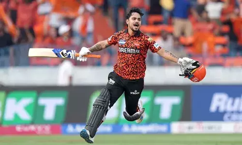 ഹെഡും അഭിഷേകും തുടക്കമിട്ട ബാറ്റിംഗ് വെടിക്കെട്ട്;  കന്നി സെഞ്ചുറിയുമായി ഇഷാന്‍ കിഷന്റെ തിരിച്ചുവരവ്;  അടികൊണ്ട് വലഞ്ഞ് ആര്‍ച്ചറും തീക്ഷണയും; തൊട്ടതെല്ലാം പിഴച്ച് പരാഗ്;  ഹോം ഗ്രൗണ്ടില്‍ റണ്‍മല ഉയര്‍ത്തി ഹൈദരാബാദ്; രാജസ്ഥാന്‍ റോയല്‍സിന് 287 റണ്‍സ് വിജയലക്ഷ്യം