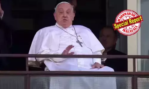 ജമേലി ആശുപത്രിയിലെ ബാല്‍ക്കണിയില്‍ വീല്‍ചെയറില്‍ ഇരുന്നു വിശ്വാസികളെ അഭിവാദ്യം ചെയ്ത് ഫ്രാന്‍സിസ് മാര്‍പ്പാപ്പ;  ദൈവം നിങ്ങളെ അനുഗ്രഹിക്കട്ടേയെന്നും പ്രാര്‍ത്ഥനകള്‍ക്ക് നന്ദിയെന്നും പ്രതികരണം; വത്തിക്കാനിലെ വസതിയിലേക്ക് മടങ്ങി; രണ്ട് മാസം പൂര്‍ണ്ണ വിശ്രമം