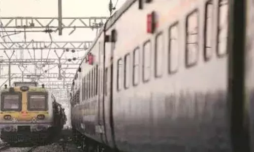 ഓടുന്ന ട്രെയിനില്‍ വനിതാ കംപാര്‍ട്‌മെന്റില്‍ യുവതിക്ക് നേരെ ലൈംഗികാതിക്രമം; പുറത്തേക്കു ചാടിയ യുവതിക്ക് ഗുരുതര പരുക്ക്