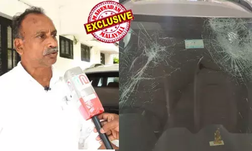 വീടിന് മുന്‍പില്‍ കമ്പിവടിയുമായി പതിയിരുന്ന നാലംഗ സംഘം കാര്‍ അടിച്ചു തകര്‍ത്തു; കാര്‍ നിര്‍ത്താതെ പൊലീസ് സ്റ്റേഷനിലേക്ക് ഓടിച്ച് കയറ്റി ജീവന്‍ രക്ഷിച്ച് ഗൃഹനാഥന്‍; അയല്‍വാസിയായ സ്ത്രീയുടെ പങ്കുണ്ടെന്ന് മൊഴി നല്‍കിയിട്ടും പിടിയിലായത് ഒരാള്‍; കേസ് അട്ടിമറിക്കുന്നുവെന്ന് ആരോപിച്ച് നാട്ടുകാര്‍ സ്റ്റേഷന്‍ മാര്‍ച്ചിന്