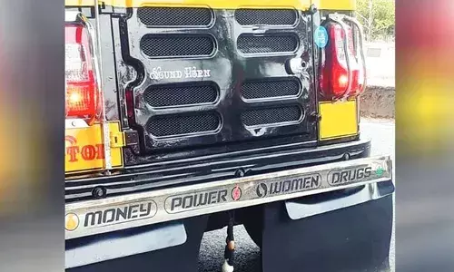 പണം, അധികാരം, സ്ത്രീ, മയക്കുമരുന്ന്...; സ്ത്രീ വിരുദ്ധത ലഹരി ഉപയോഗ സന്ദേശങ്ങള്‍ വാഹനങ്ങളിലൂടെ പരസ്യമാക്കുന്നത് സമൂഹത്തിന് ആശങ്ക; വാഹന ഉടമകള്‍ക്കെതിരെ നിയമപരമായി വലിയ ശിക്ഷകളൊന്നുമില്ലെന്നതും ഇത്തരം എഴുത്തുകള്‍ വര്‍ദ്ധിക്കാന്‍ കാരണം; പിഴ 250 രൂപ മാത്രം; താക്കീത് നല്‍കി നശിപ്പിക്കുക എന്നത് മാത്രമാണ് ഇപ്പോഴത്തെ രീതിയെന്ന് മോട്ടോര്‍ വാഹന വകുപ്പ്