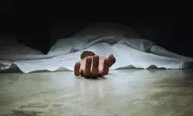 വാറണ്ട് കേസില്‍ കോടതി റിമാന്‍ഡ് ചെയ്ത മകനെ പോലീസ് സ്റ്റേഷനില്‍ ചെന്ന് കണ്ട് പുറത്തേക്കിറങ്ങിയ മാതാവ് കുഴഞ്ഞു വീണു മരിച്ചു; സംഭവം പത്തനംതിട്ട പോലീസ് സ്റ്റേഷന് മുന്നില്‍