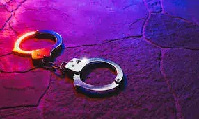 വൈ-ഫൈ ഓഫാക്കിയതിന് അമ്മയെ കൊല്ലാന്‍ ശ്രമിച്ച മൂന്ന് കൗമാരക്കാരായ സഹോദരിമാര്‍ അറസ്റ്റില്‍