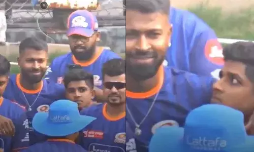 ആരാ എന്റെ തോളില്‍ കൈ വച്ചത്....; അയ്യോ ഹര്‍ദിക് പാണ്ഡ്യ; കണ്ണ് തള്ളി വിഘ്‌നേഷ് പുത്തൂര്‍; വൈറലായി താരത്തിന്റെ വീഡിയോ