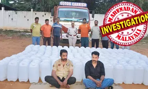 35 ലിറ്ററിനുള്ള 215 കാനുകള്‍; പരിശോധിച്ചപ്പോള്‍ സ്പിരിറ്റ്; പിടികൂടിയത് കേരളത്തിലേക്ക് കടത്താന്‍ ശ്രമിച്ച 7,525 ലിറ്റര്‍ സ്പിരിറ്റ്; പിടികൂടിയത് ഹെസൂരില്‍ വാഹന പരിശോധനക്കിടെ; രണ്ട് പേര്‍ പിടിയില്‍; മുഖ്യ പ്രതി ഒളിവില്‍