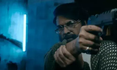 നന്മയും തിന്മയും തമ്മിലുള്ള കളിയുടെ അവസാനം മോക്ഷമാണ്; മാസ് ലുക്കിൽ മമ്മൂട്ടിയുടെ അഴിഞ്ഞാട്ടം; ബസൂക്കയുടെ ട്രെയ്‌ലർ യൂട്യൂബ് ട്രെൻഡിംഗ് ലിസ്റ്റിൽ