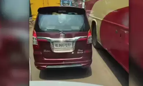 റോഡിലൂടെ രോഗിയുമായി കുതിച്ച് ആംബുലൻസ്; മുന്നിൽ വഴിമുടക്കി ഇന്നോവ കാർ; സഹികെട്ട് ഡ്രൈവർ റോങ്ങ് സൈഡിലൂടെ ഓവർ ടേക്ക് ചെയ്തു; എംവിഡിക്ക് പരാതി നൽകി