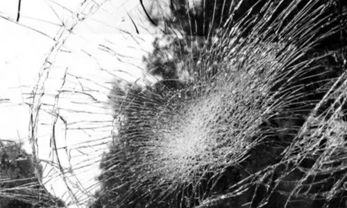 യുപി യിൽ നിയന്ത്രണം വിട്ട കാർ മറിഞ്ഞ് അപകടം; നേ​പ്പാ​ൾ പൗ​ര​ന്മാ​ർക്ക് ദാരുണാന്ത്യം; നാലു പേർക്ക് ഗുരുതര പരിക്ക്; ആശുപത്രിയിലേക്ക് മാറ്റി