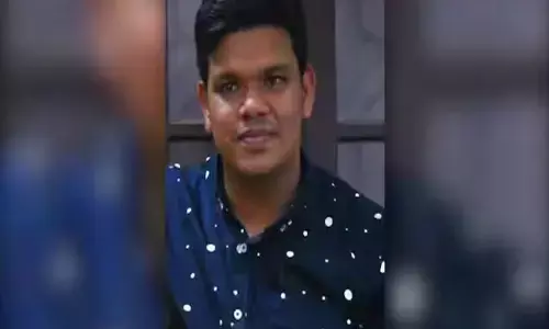 ജീവനെടുത്ത് വാഹനാപകടം; പാഞ്ഞെത്തിയ സ്കൂട്ടറിൽ ടാങ്കർ ലോറി ഇടിച്ച് അപകടം; പോലീസ് ഉദ്യോഗസ്ഥന് ദാരുണാന്ത്യം; സംഭവം കാസര്‍കോട്