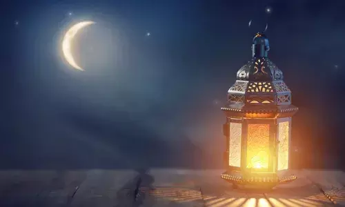 മാനത്ത് ശവ്വാല്‍ നിലാവു തെളിഞ്ഞു; വ്രതശുദ്ധിയുടെ പുണ്യവുമായി ഇന്ന് ചെറിയ പെരുന്നാള്‍: നമസ്‌ക്കാരത്തിനൊരുങ്ങി ഈദ്ഗാഹുകളും പള്ളികളും