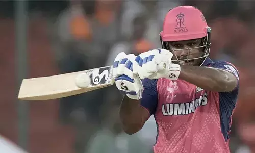 ബാറ്റിങ് മോശമായാല്‍ എന്താ; എം.എസ് ധോനിയുടെ കൂറ്റന്‍ റെക്കോര്‍ഡ് മറികടന്ന് സഞ്ജു സാംസണ്‍; ഇനി മുന്നിലുള്ളത് മൂന്ന് പേര്‍ മാത്രം