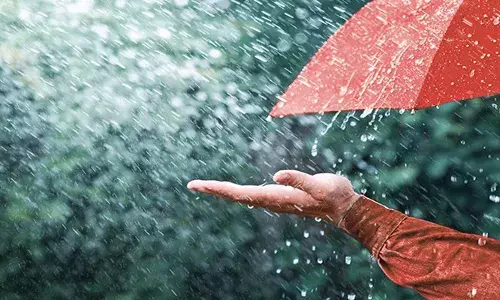 കേരളത്തില്‍ നാലു വരെ ശക്തമായ വേനല്‍മഴയ്ക്ക് സാധ്യത; ഏപ്രിലിലെ മഴയില്‍ ഉരുള്‍ പൊട്ടല്‍ സാധ്യതയെന്നും റിപ്പോര്‍ട്ട്